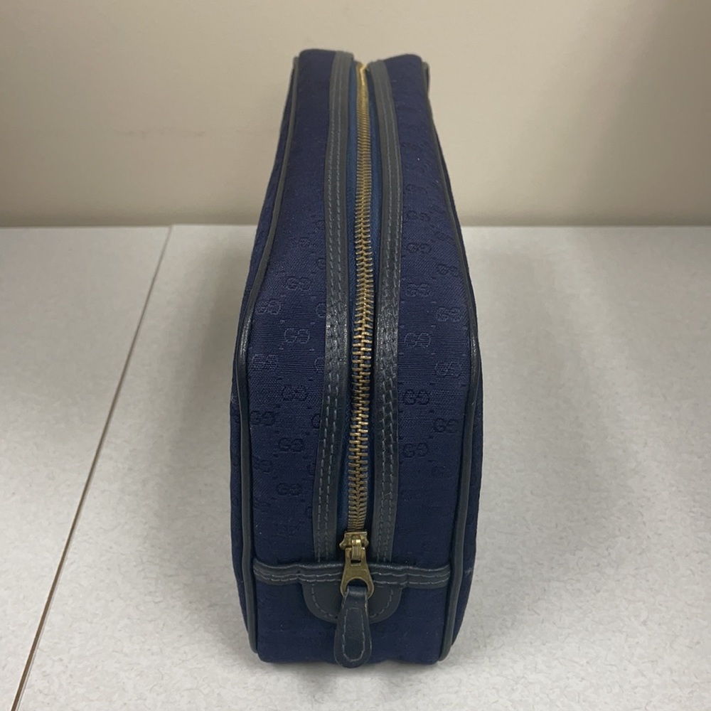 SOLD💙Vintage Gucci Toiletry Pouch💙 - Picture 12 of 16